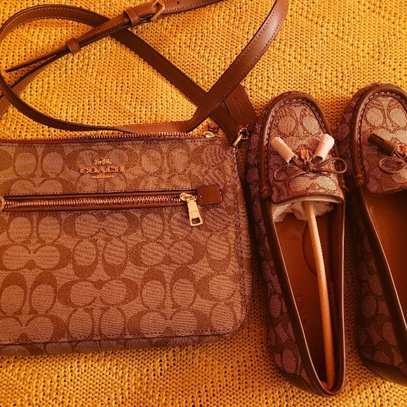 Coach Brown Signature Women's Bag and Shoes - Picture 2 of 10
